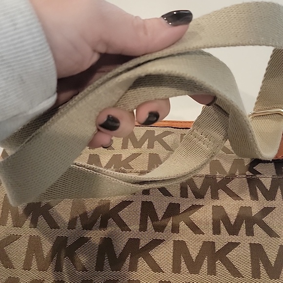 Michael Kors Beige and Orange MK Logo Crossbody - Picture 14 of 16